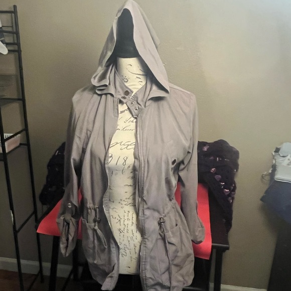 Hoddie - Picture 2 of 4